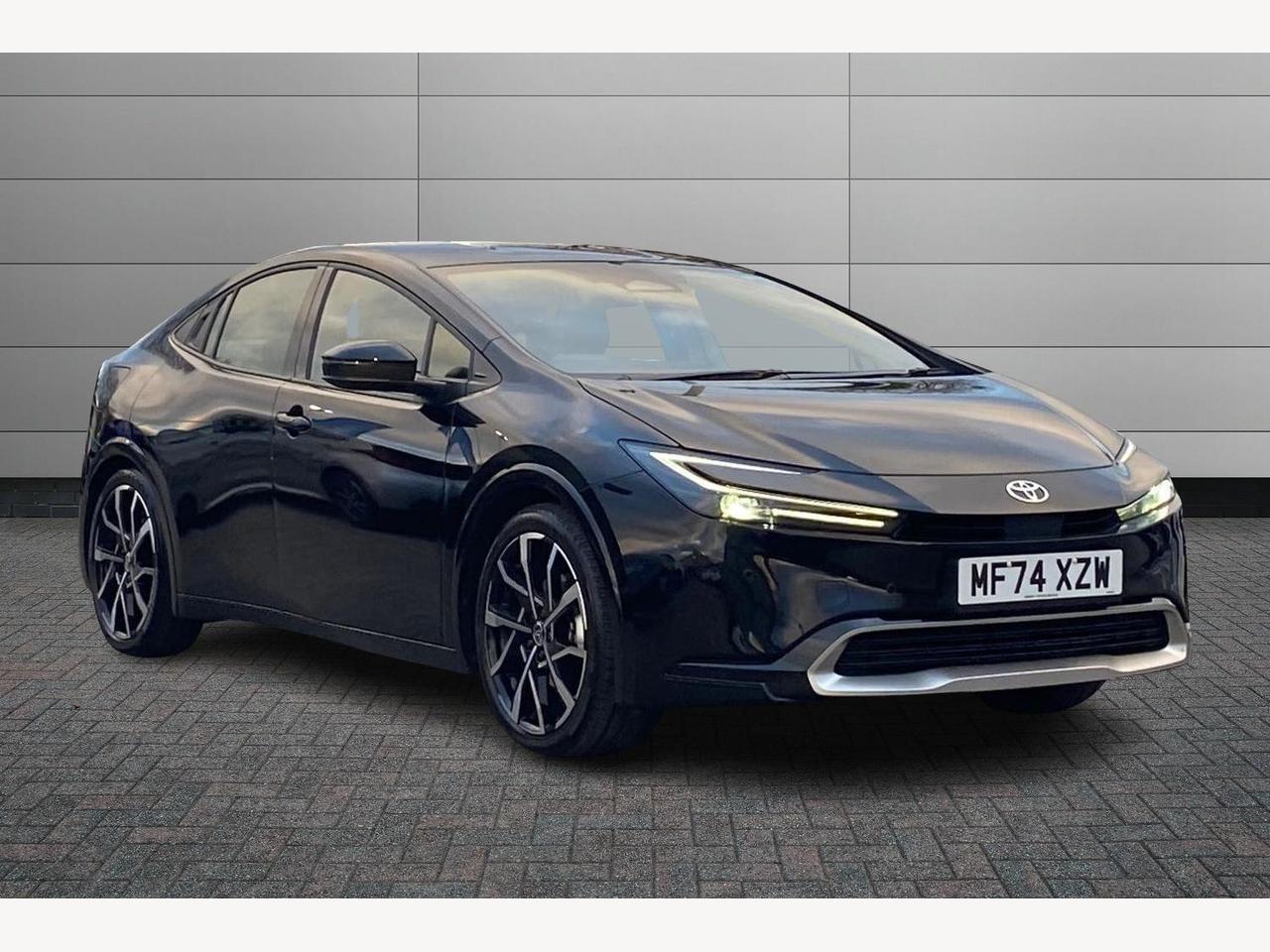 Main listing image - Toyota Prius Plug-In
