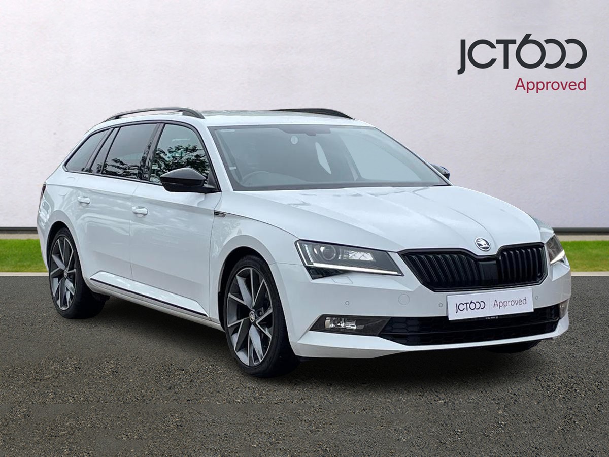 Main listing image - Skoda Superb Estate