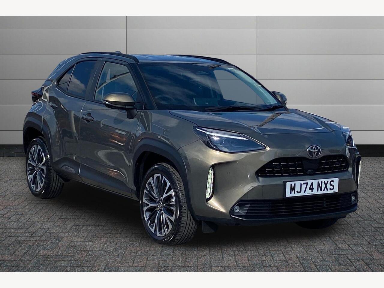 Main listing image - Toyota Yaris Cross