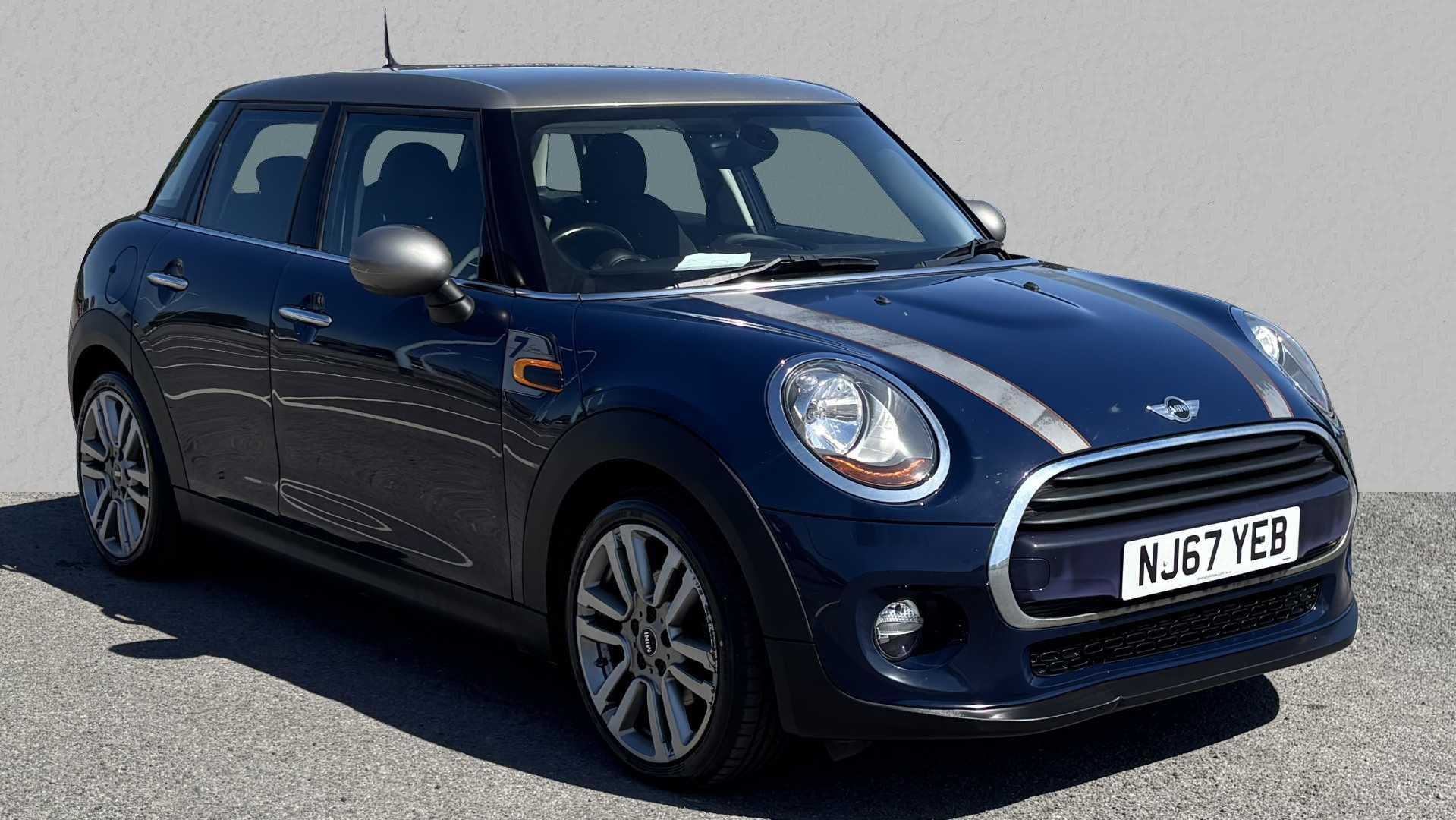 Main listing image - MINI Hatchback 5dr