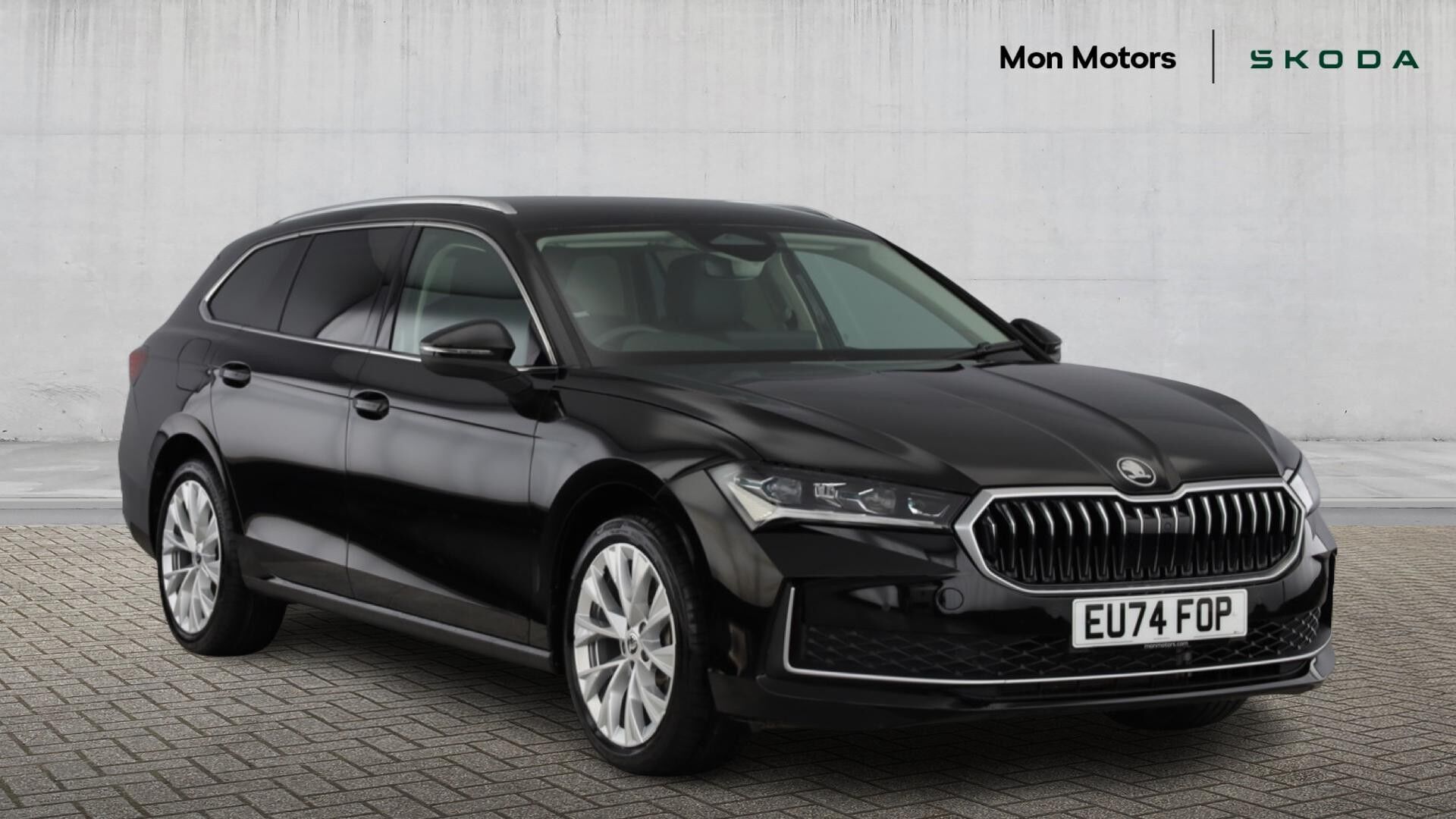Main listing image - Skoda Superb
