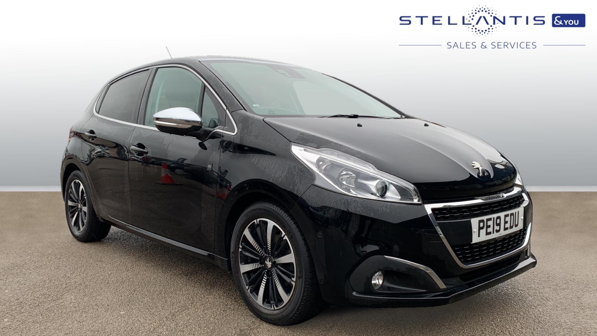 Main listing image - Peugeot 208