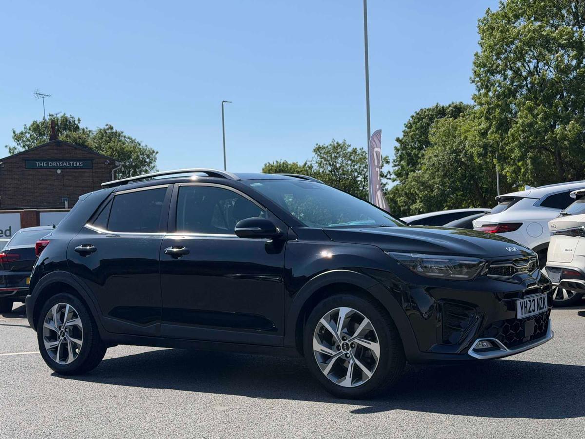 Main listing image - Kia Stonic