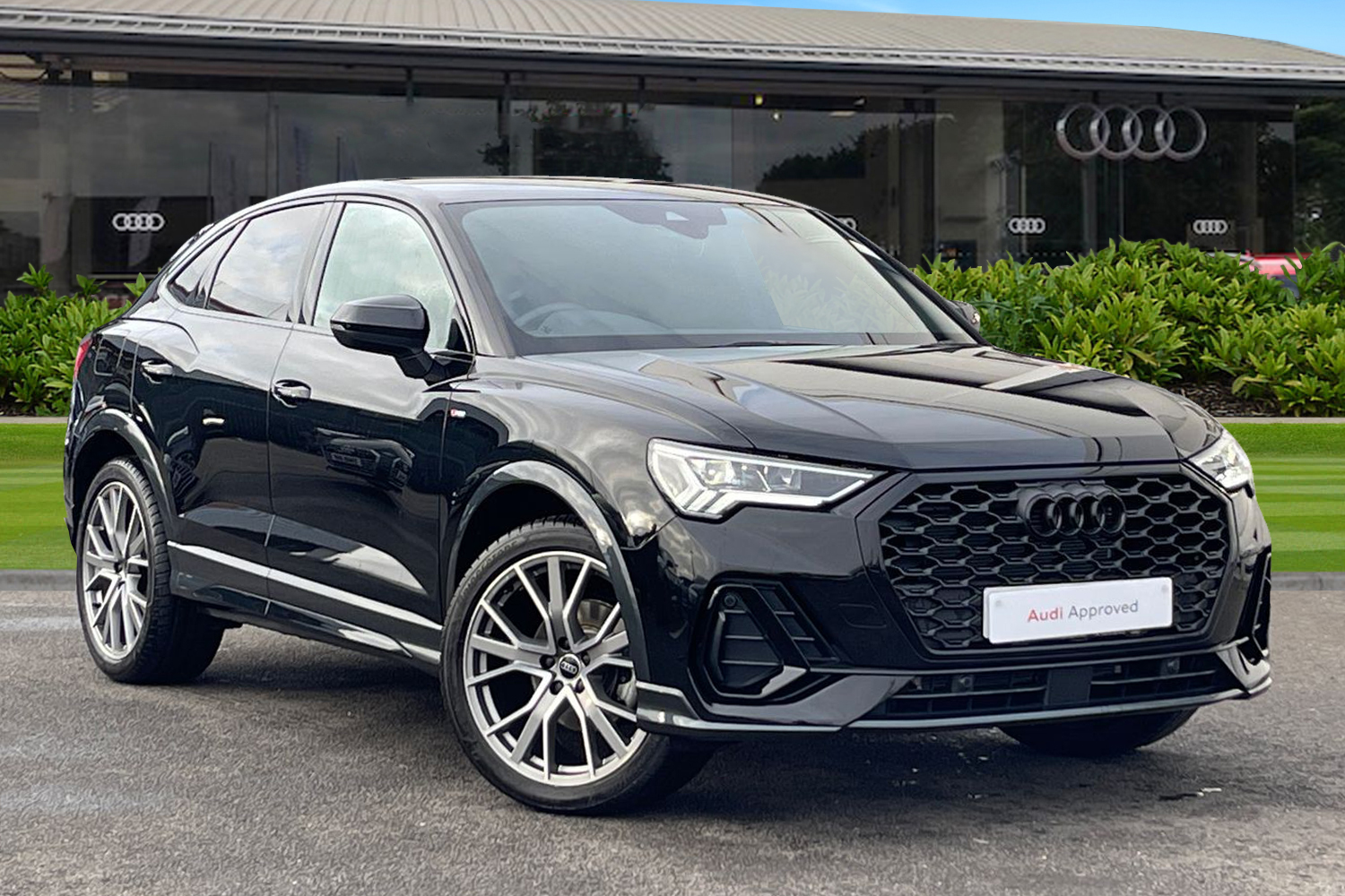 Main listing image - Audi Q3