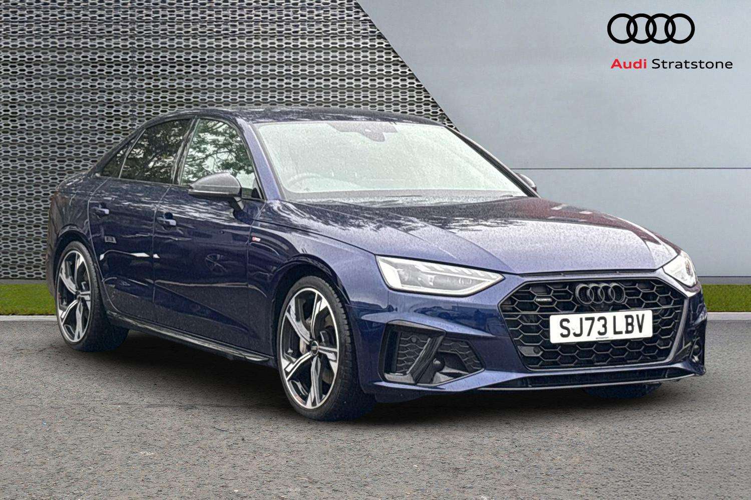 Main listing image - Audi A4