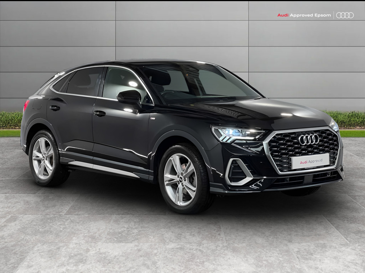 Main listing image - Audi Q3