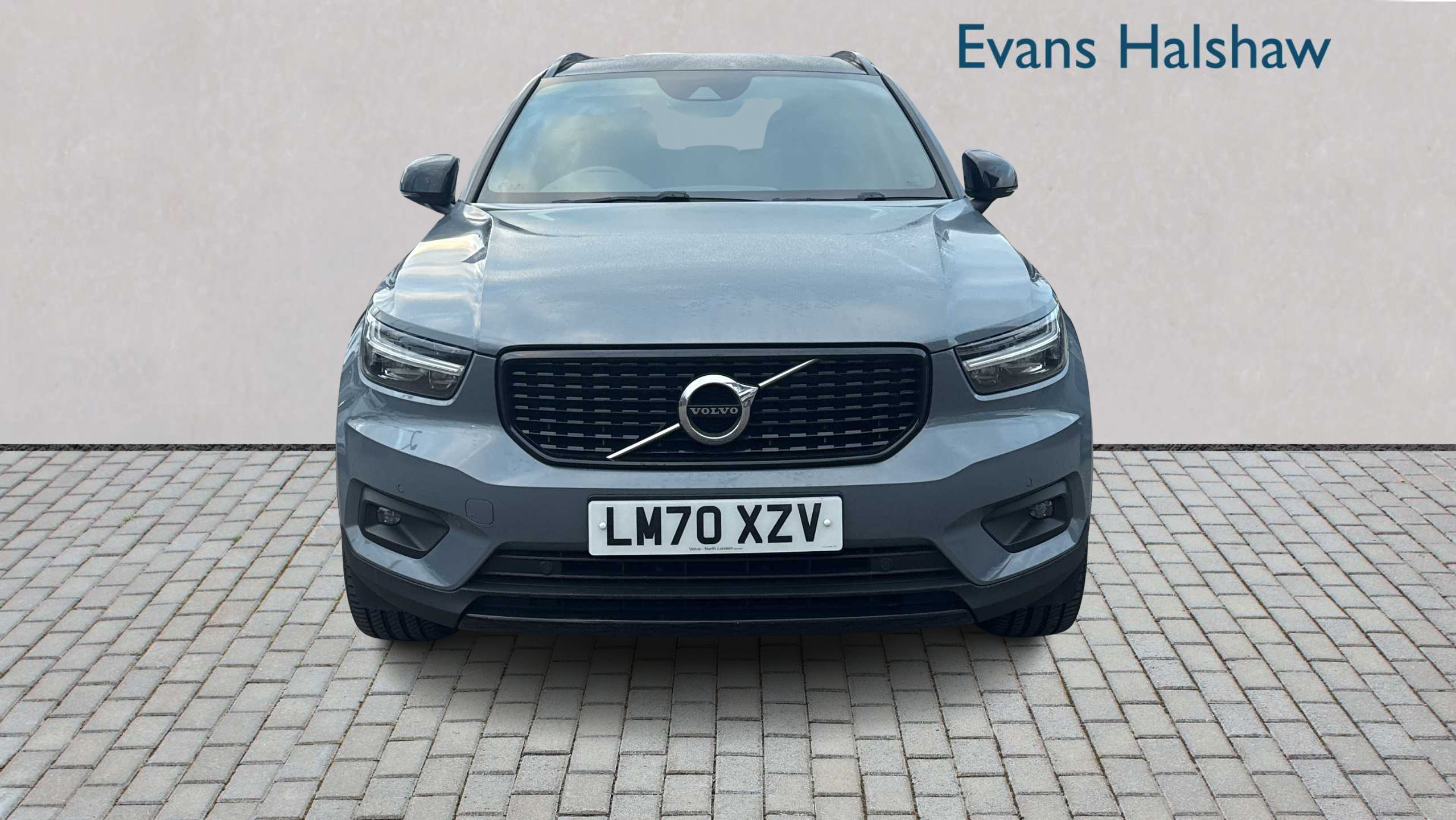 Main listing image - Volvo XC40