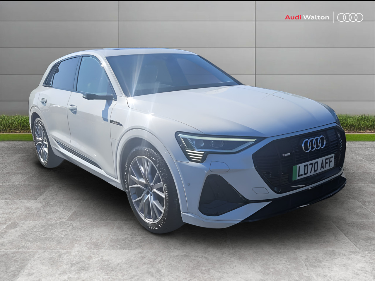 Main listing image - Audi e-tron