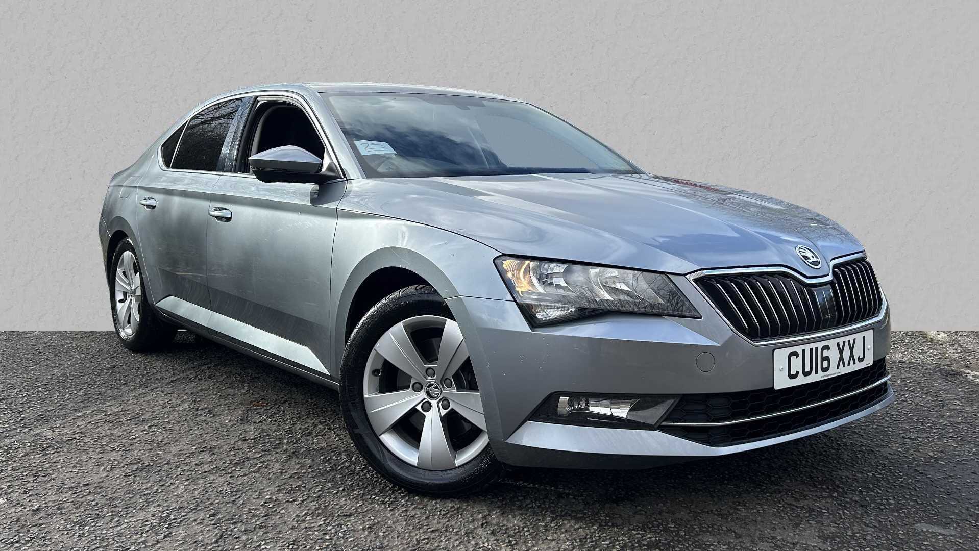 Main listing image - Skoda Superb