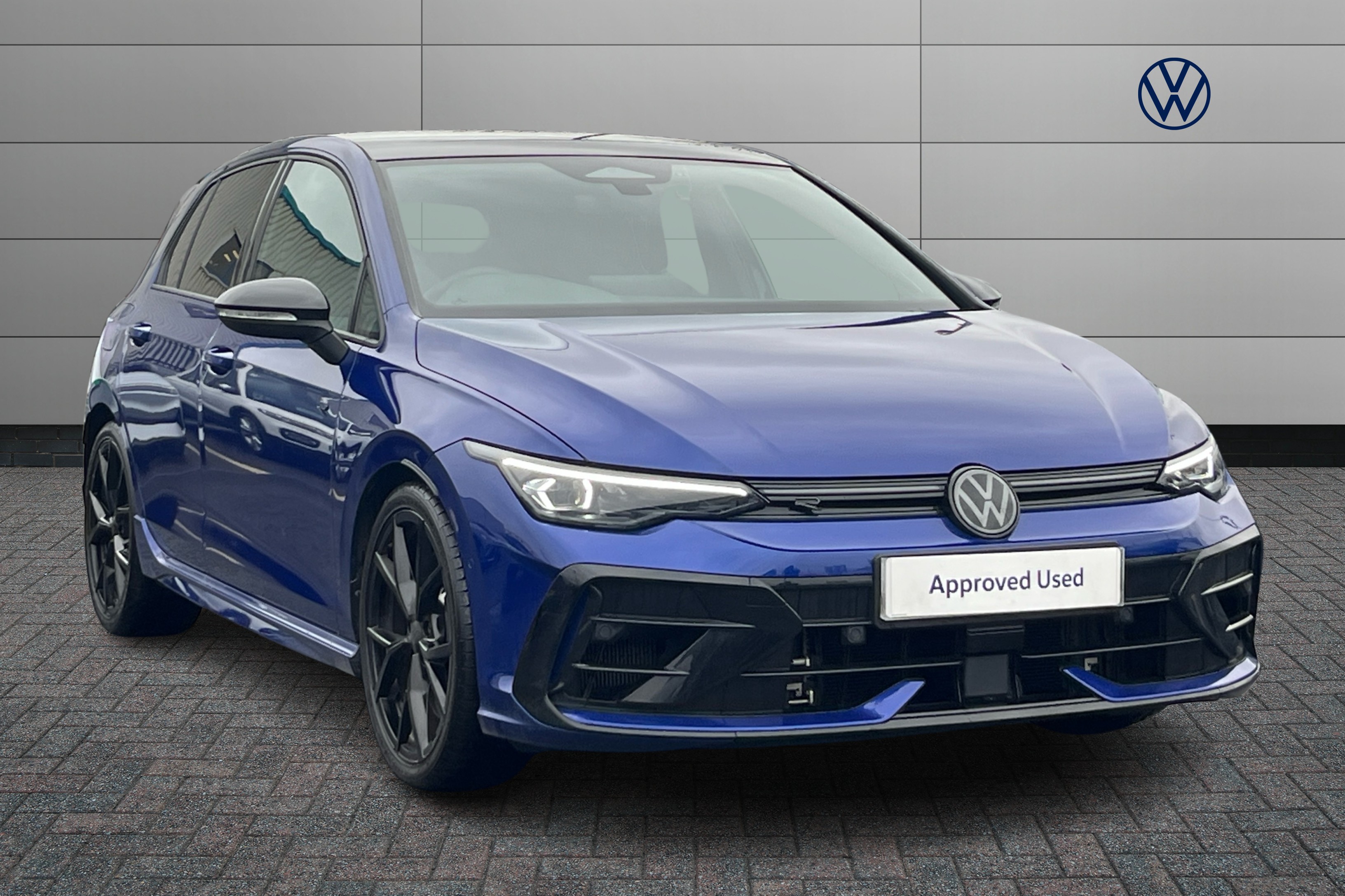 Main listing image - Volkswagen Golf R