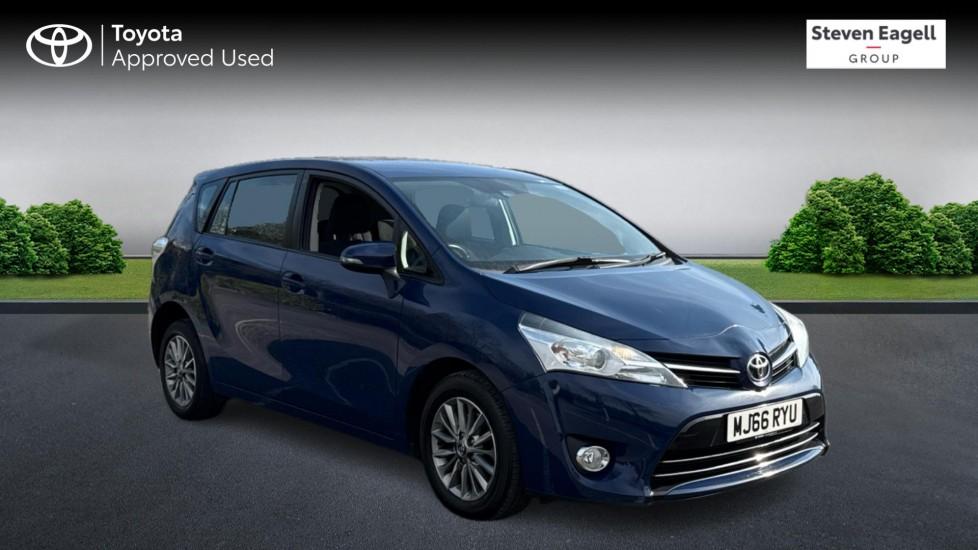 Main listing image - Toyota Verso