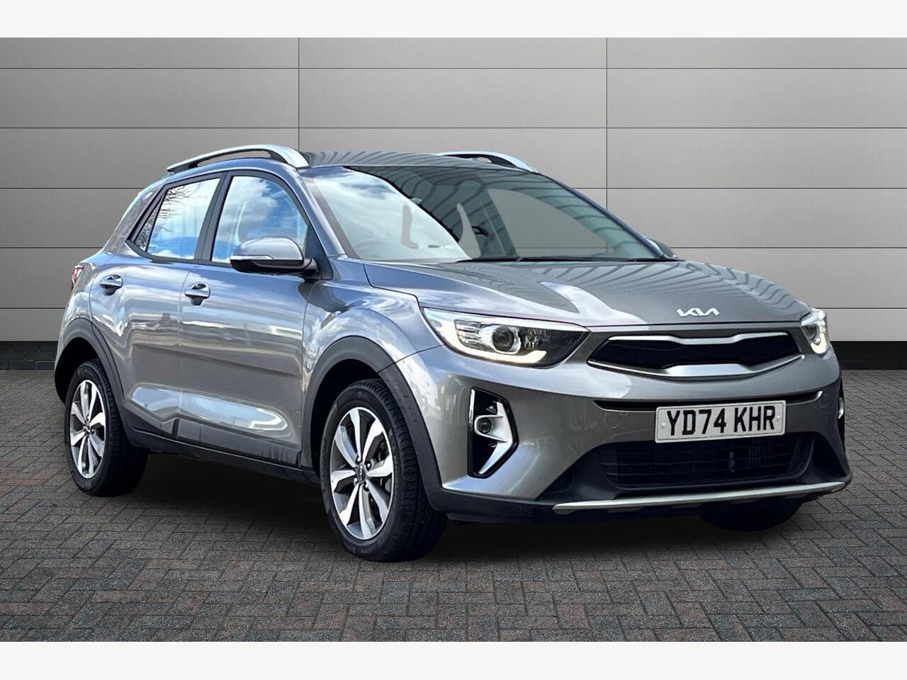 Main listing image - Kia Stonic