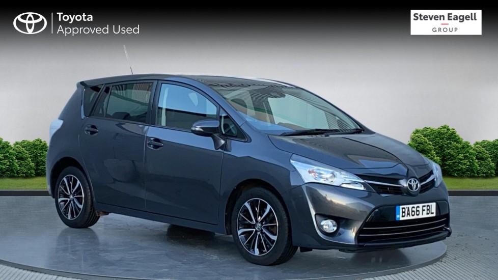 Main listing image - Toyota Verso