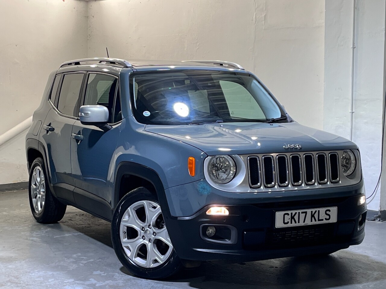 Main listing image - Jeep Renegade