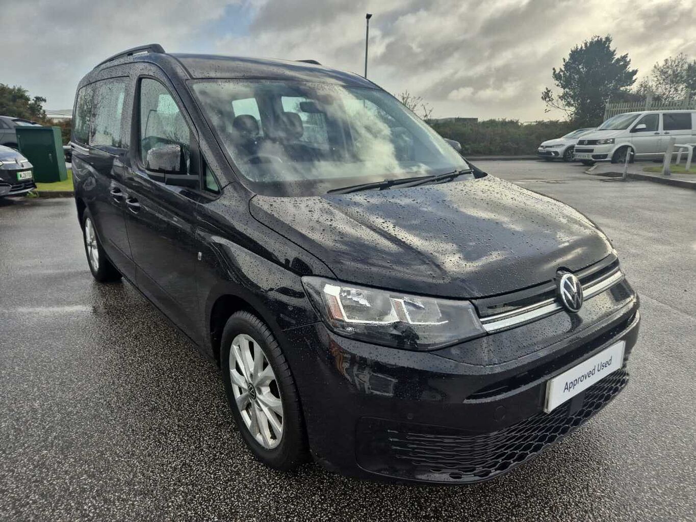 Main listing image - Volkswagen Caddy Maxi Life