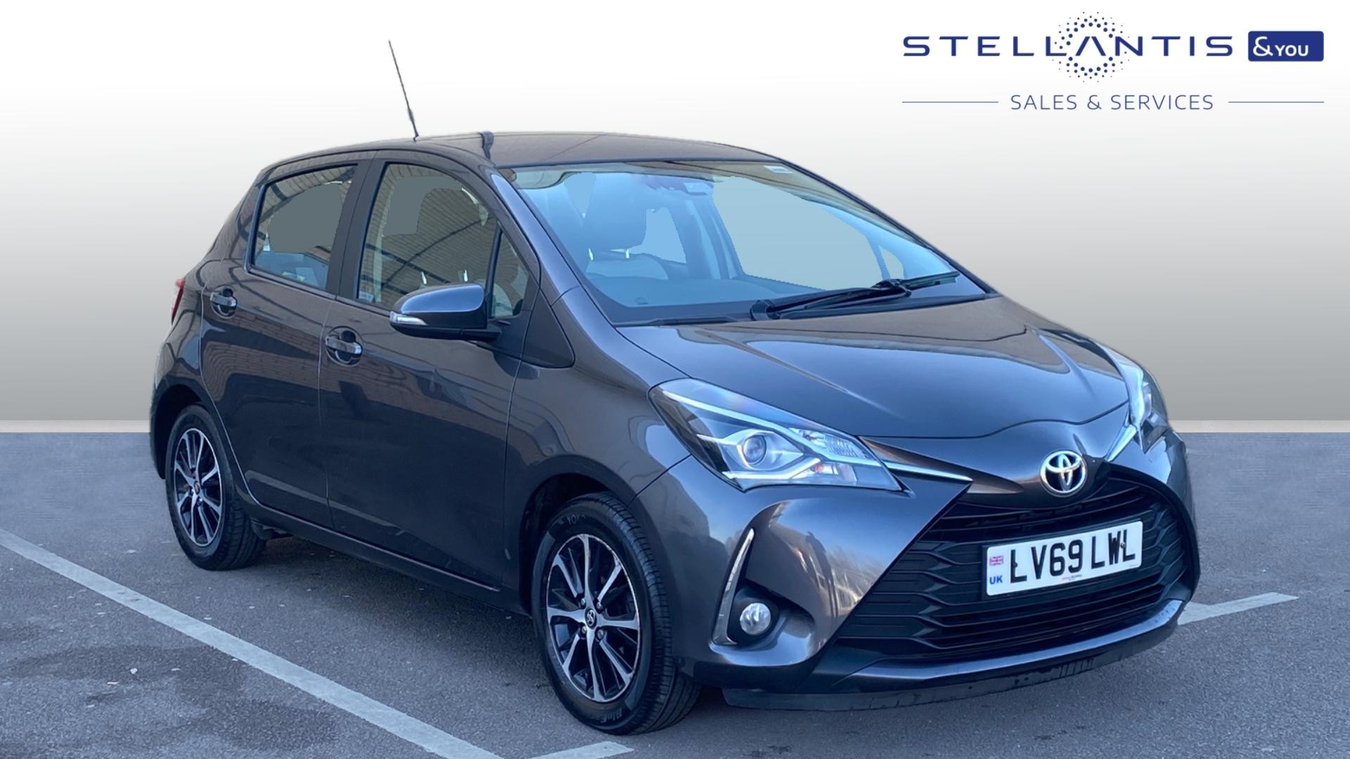 Main listing image - Toyota Yaris