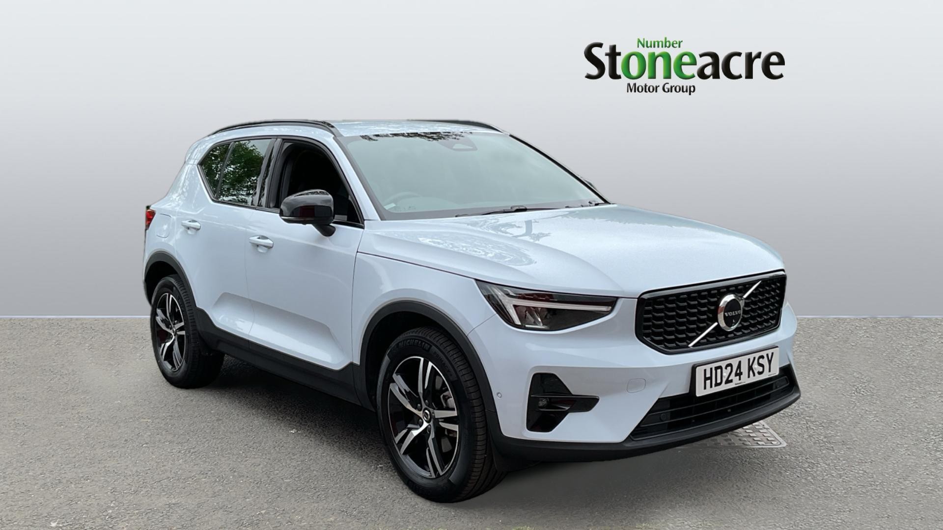 Main listing image - Volvo XC40