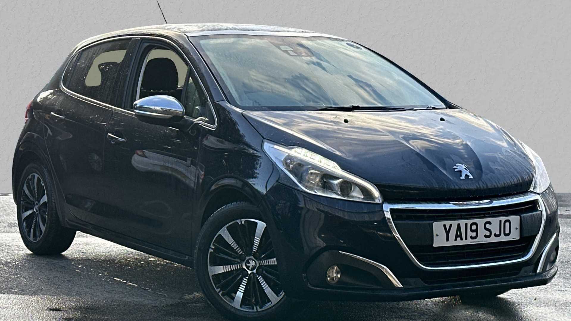 Main listing image - Peugeot 208