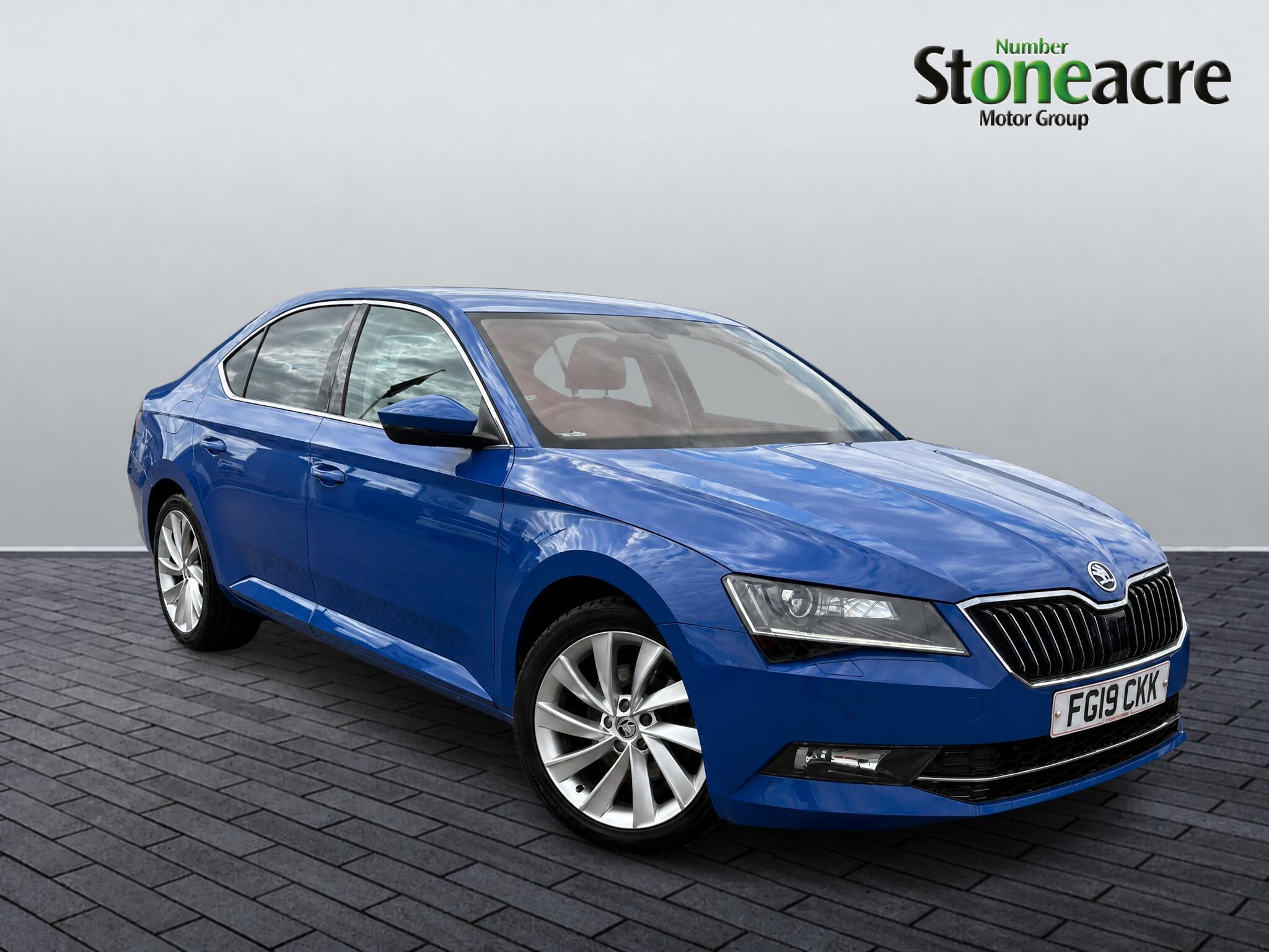 Main listing image - Skoda Superb