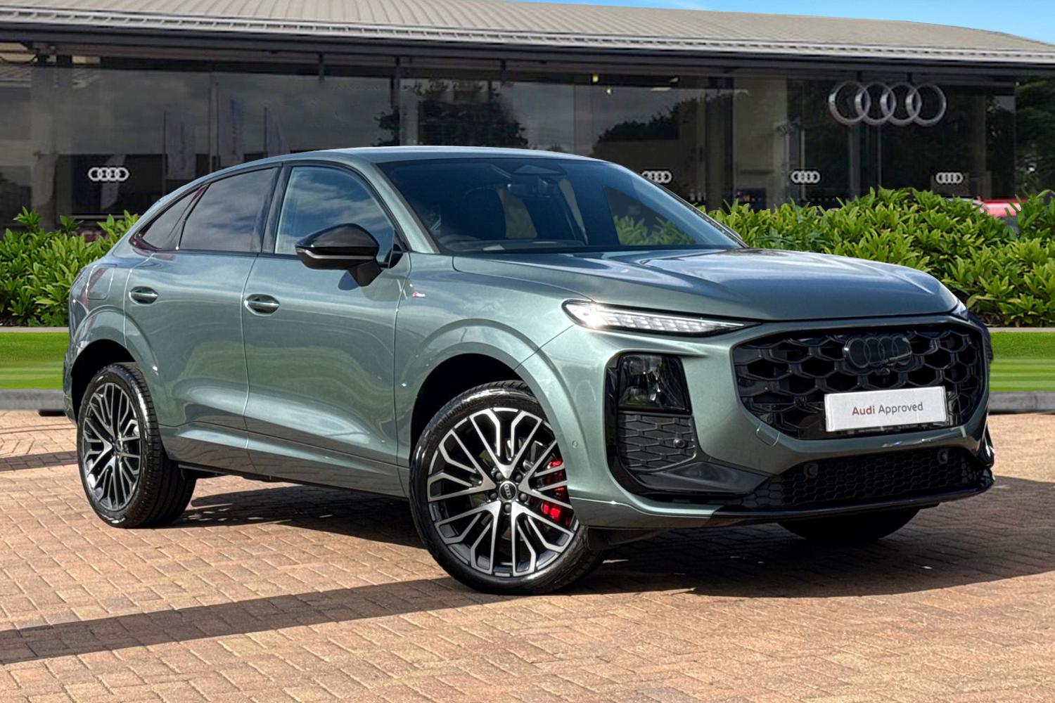 Main listing image - Audi Q3