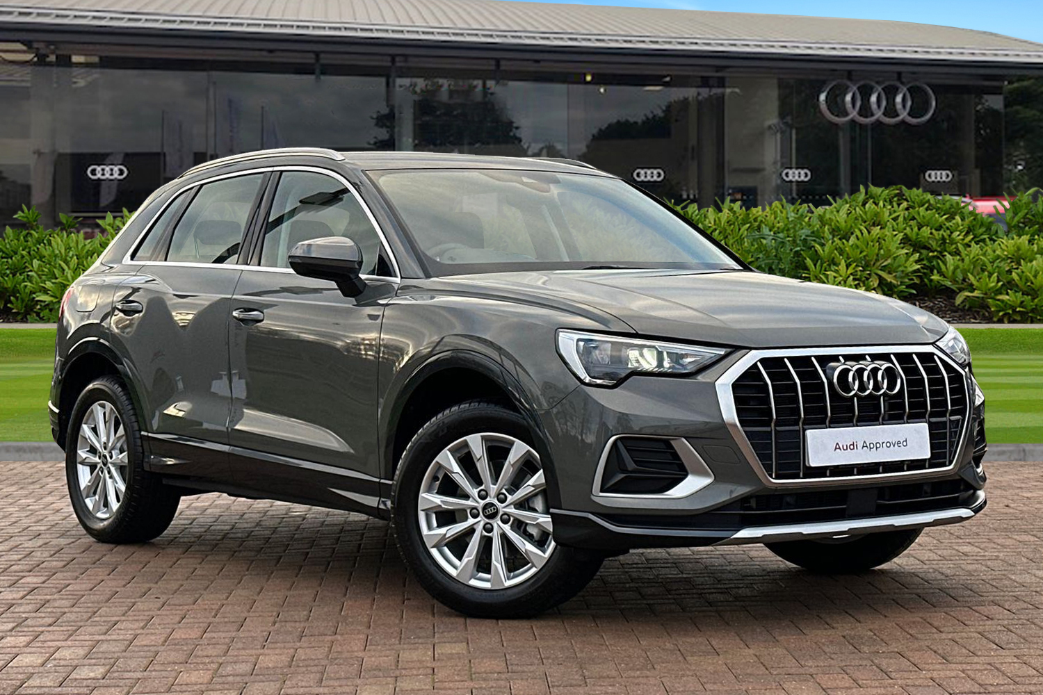 Main listing image - Audi Q3