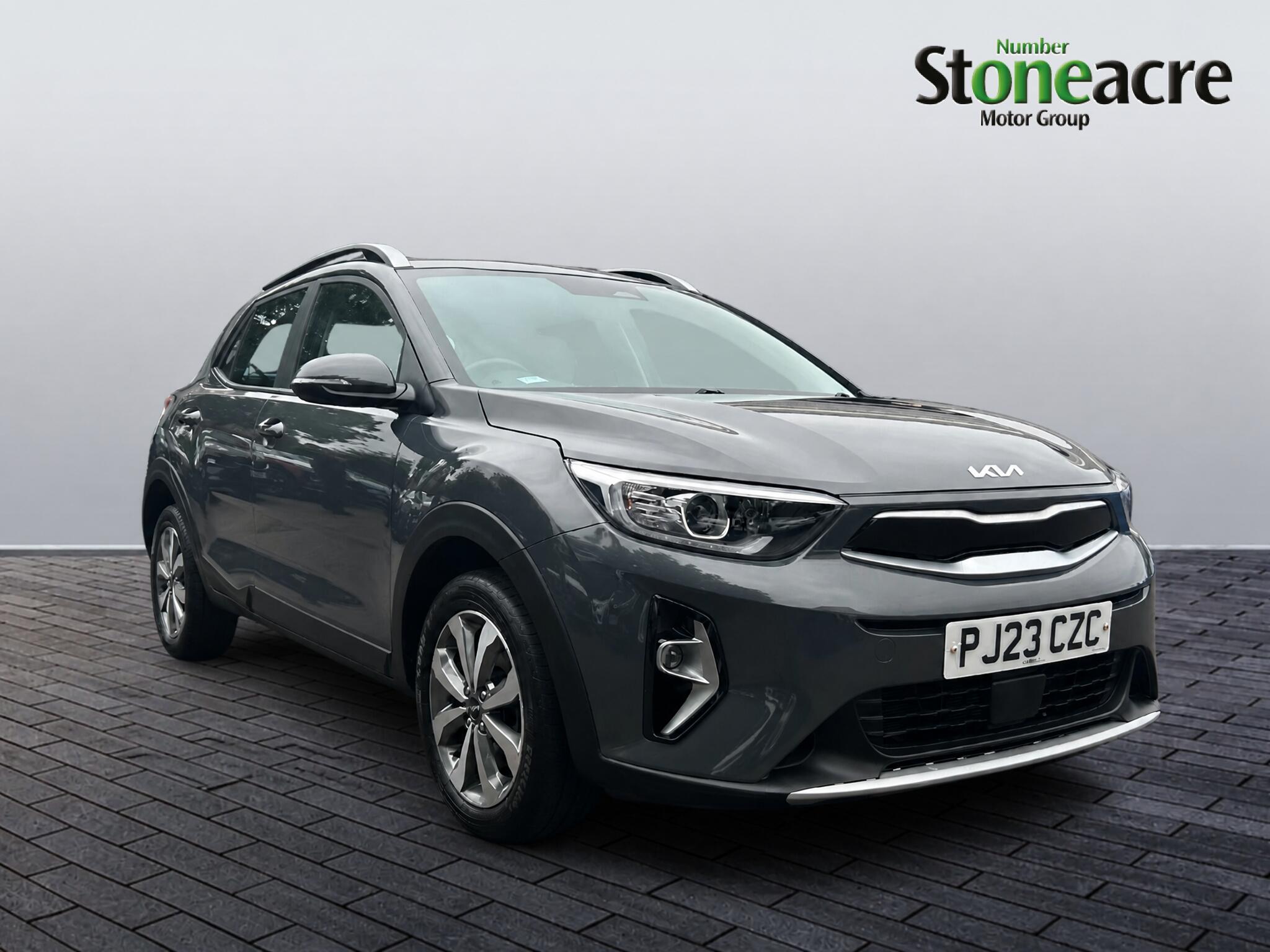 Main listing image - Kia Stonic