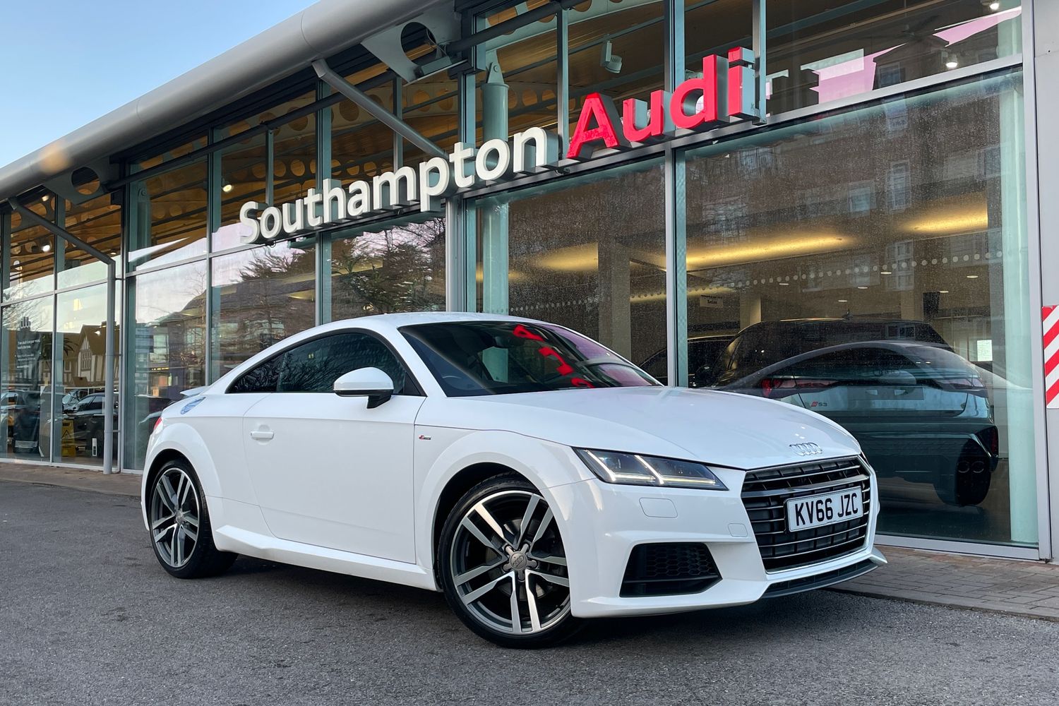 Main listing image - Audi TT