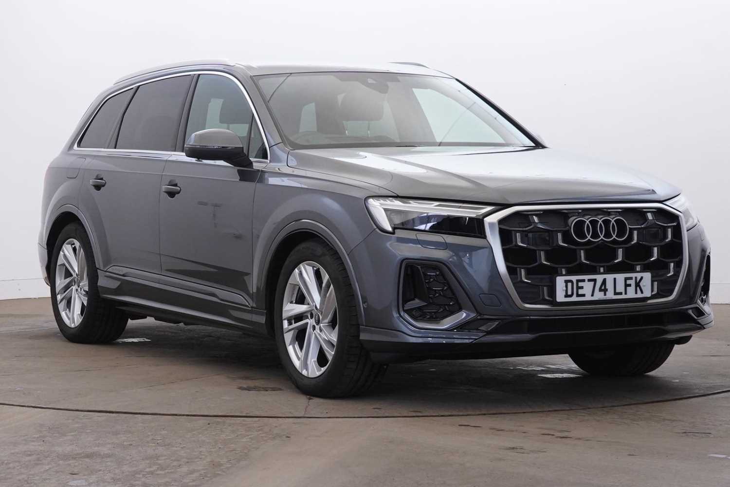 Main listing image - Audi Q7