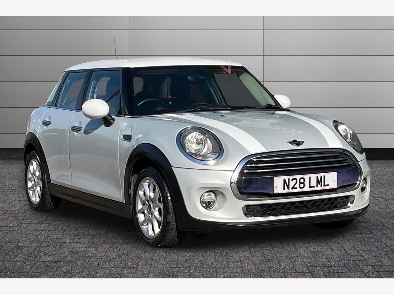 Main listing image - MINI Hatchback 5dr