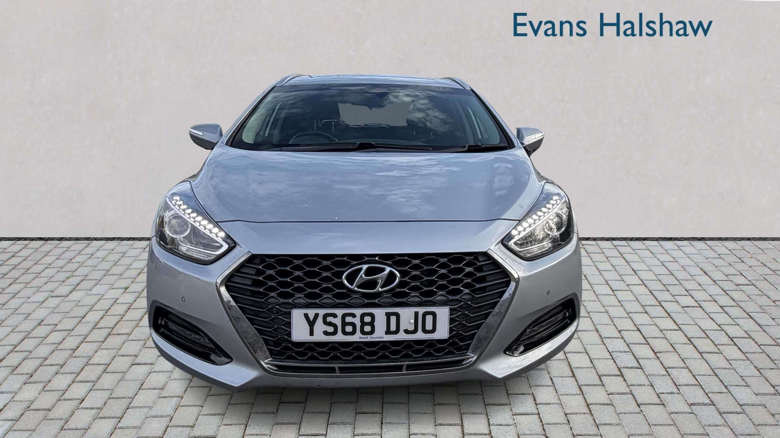 Main listing image - Hyundai i40