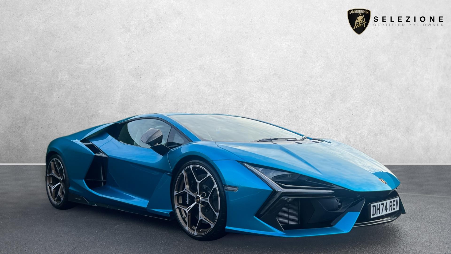 Main listing image - Lamborghini Revuelto