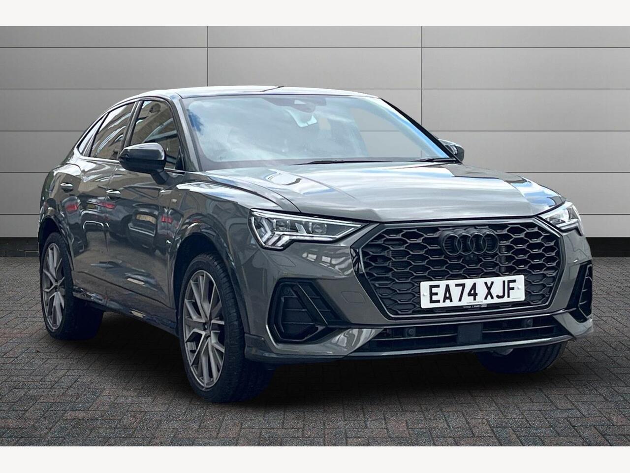 Main listing image - Audi Q3