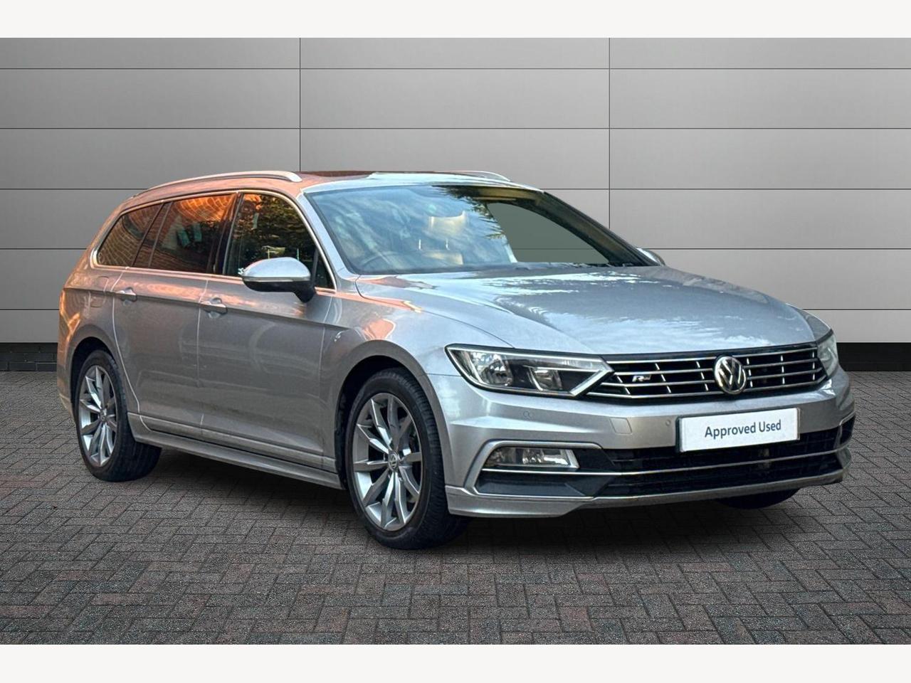 Main listing image - Volkswagen Passat Estate