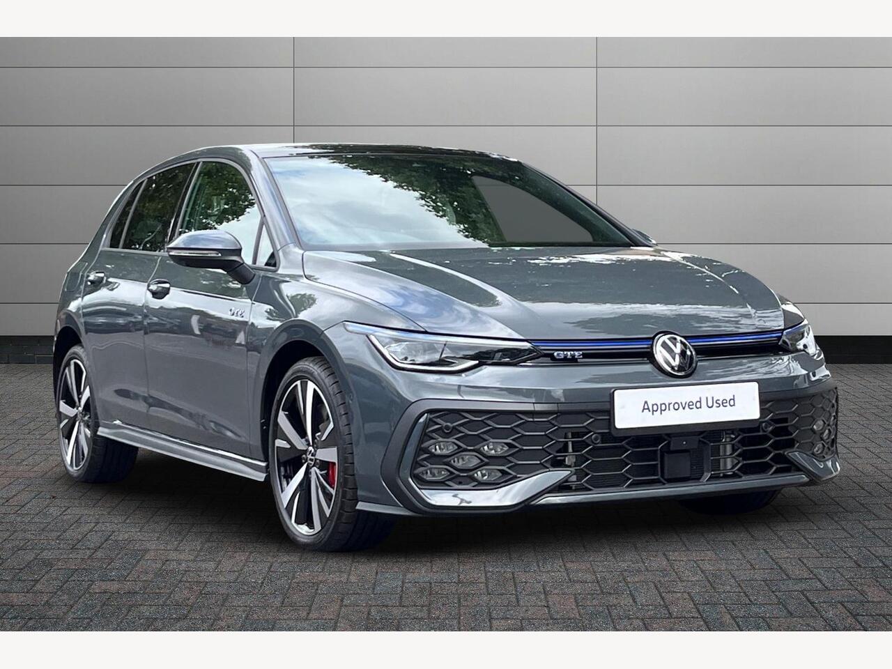 Main listing image - Volkswagen Golf GTE