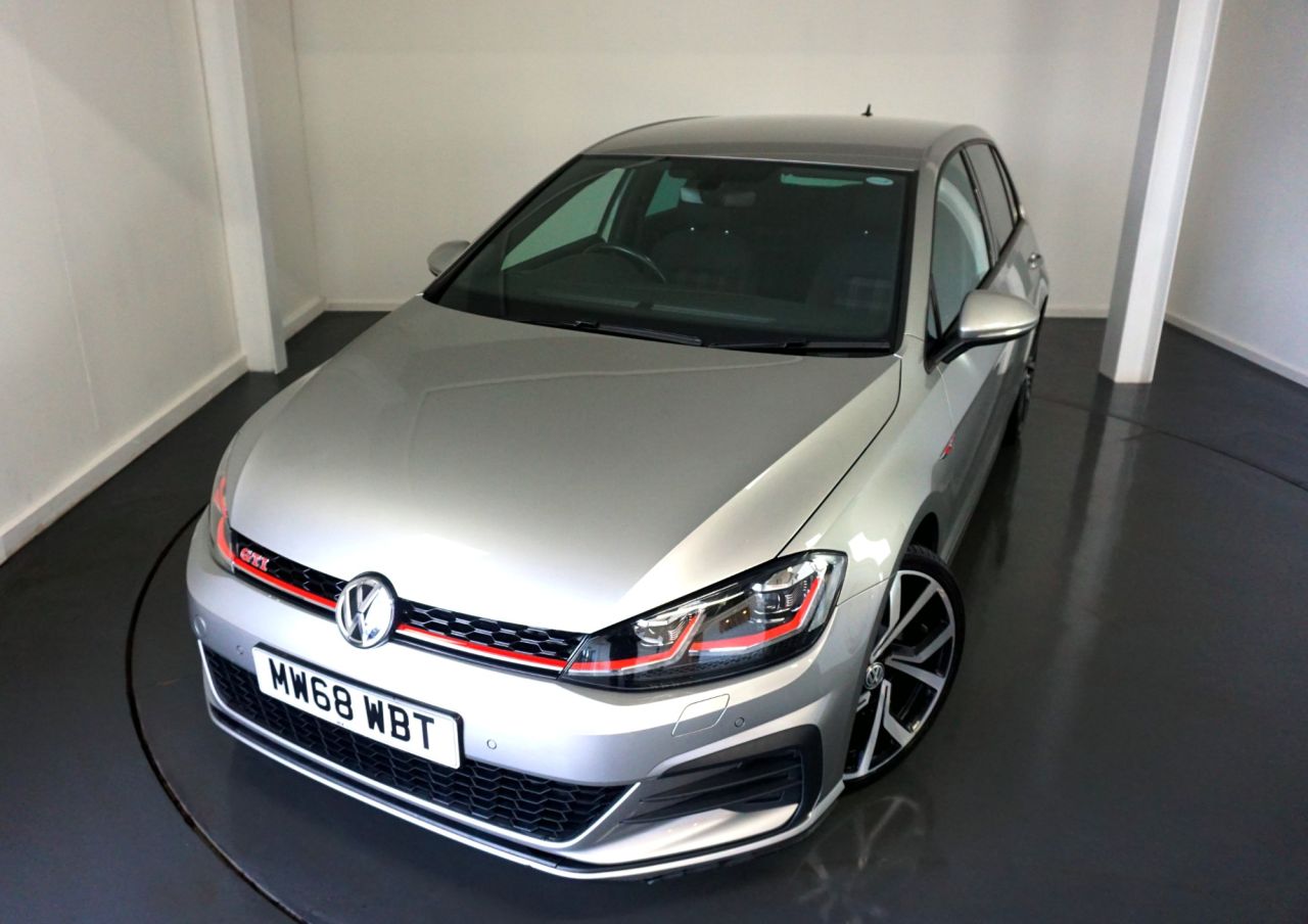 Main listing image - Volkswagen Golf GTI