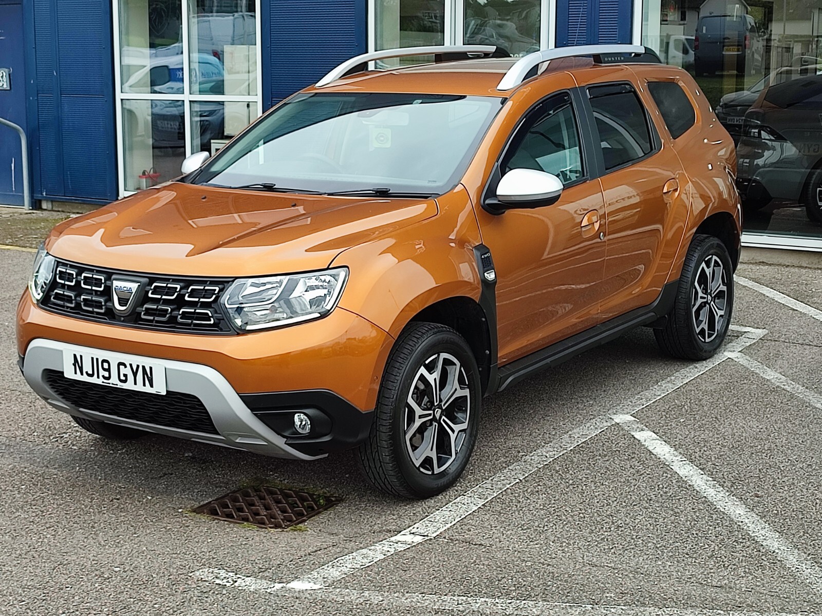 Main listing image - Dacia Duster