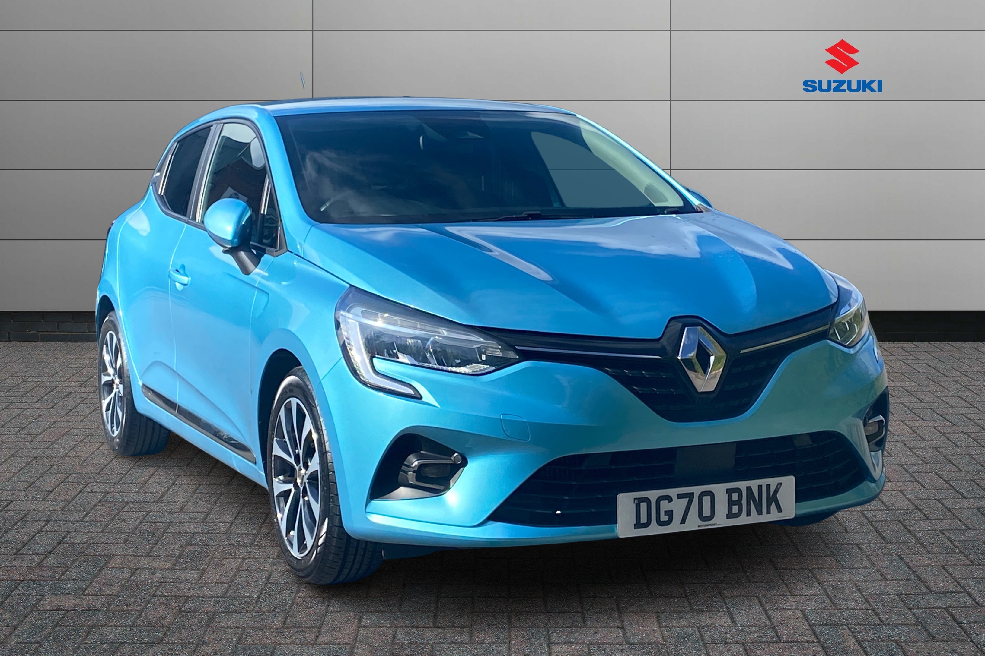 Main listing image - Renault Clio