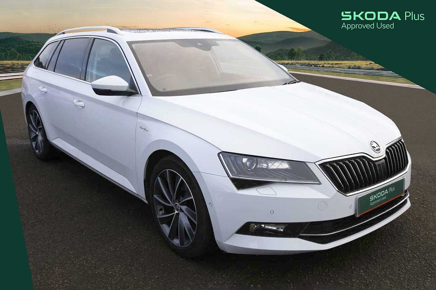 Main listing image - Skoda Superb Estate