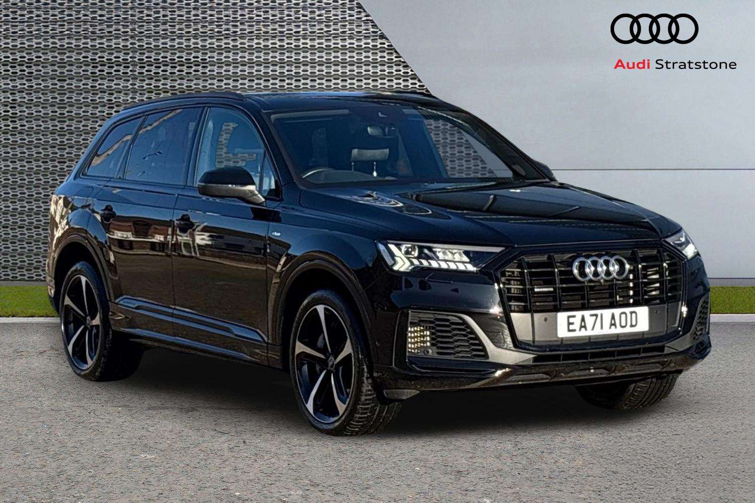 Main listing image - Audi Q7