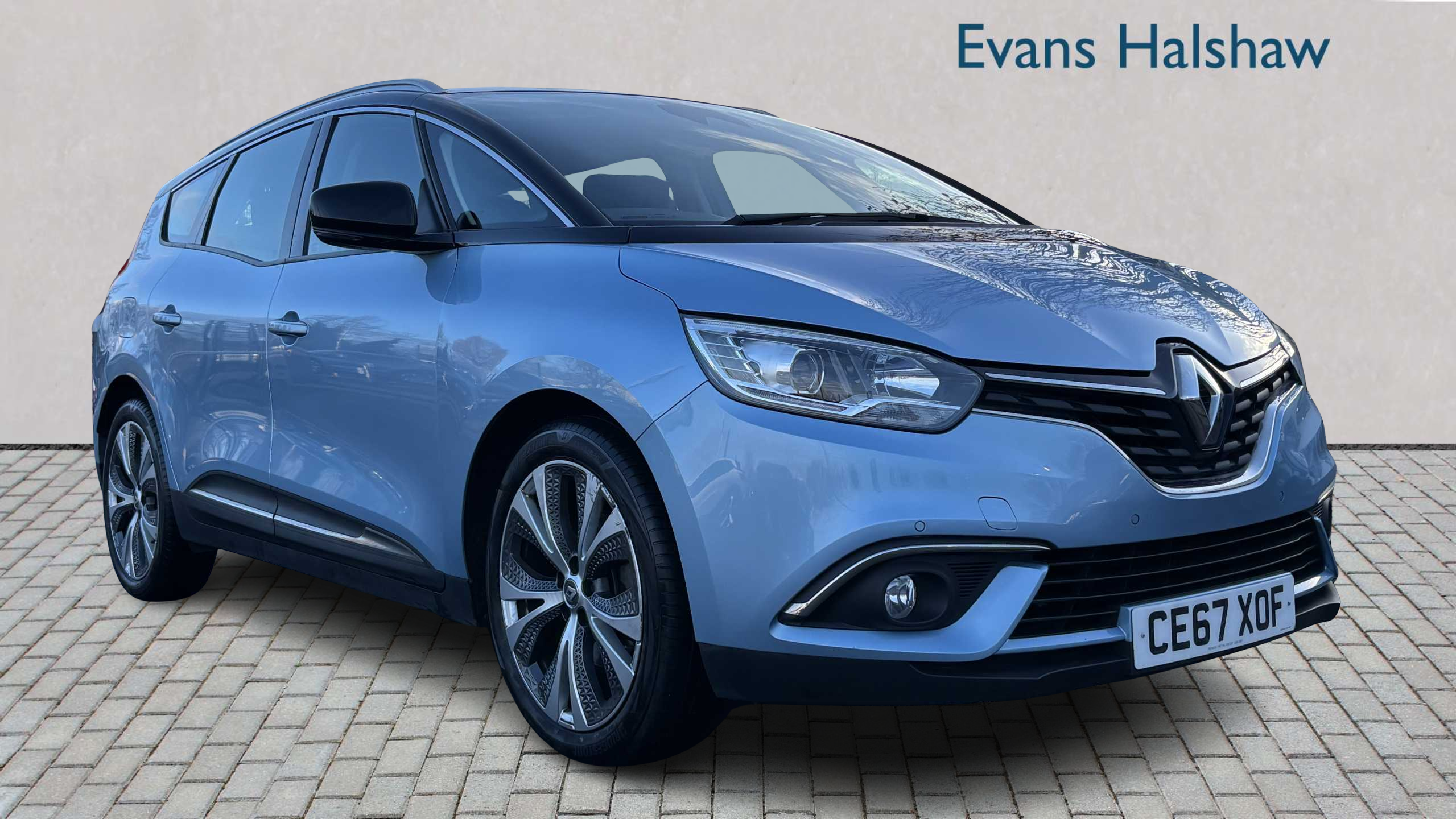 Main listing image - Renault Grand Scenic