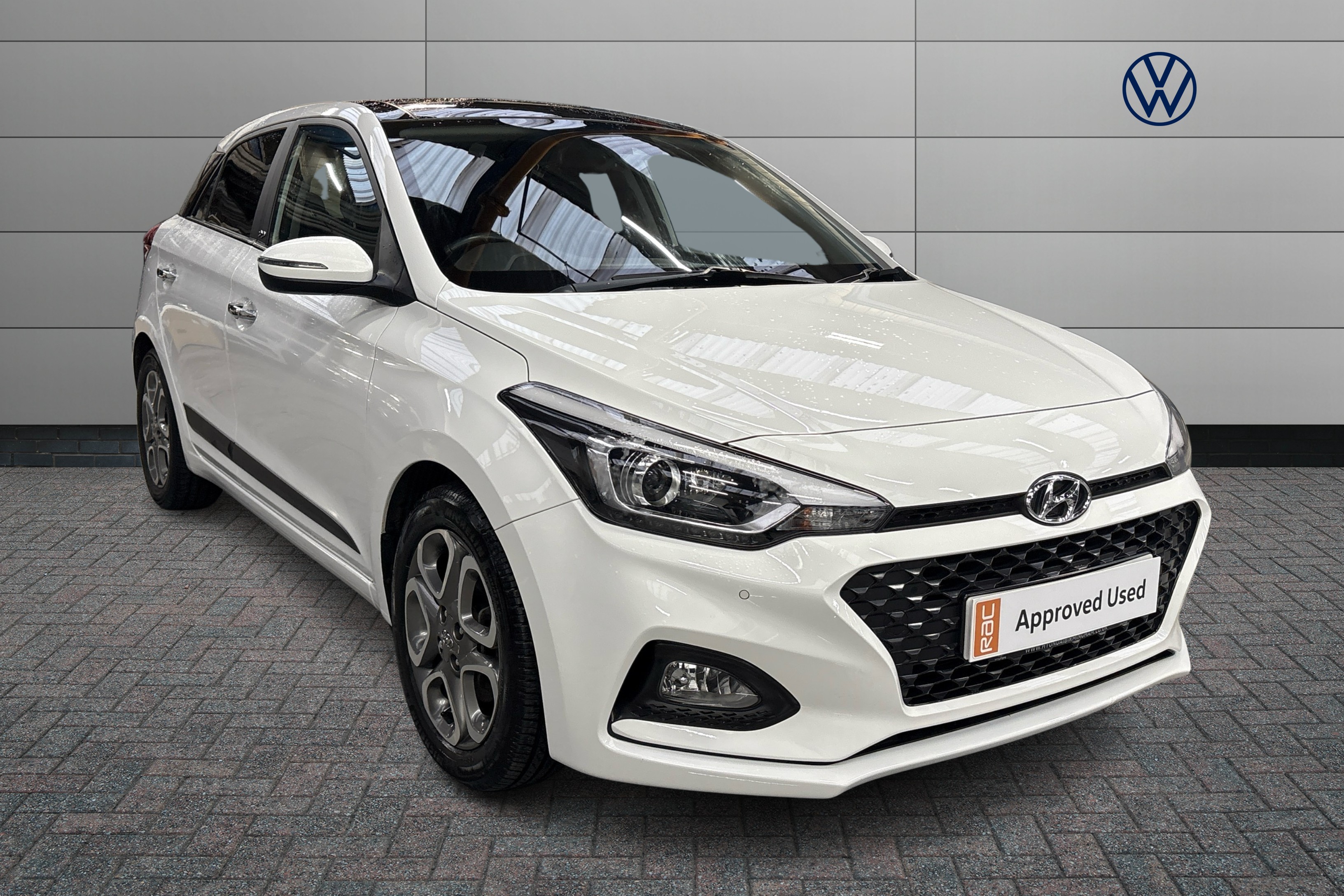 Main listing image - Hyundai i20
