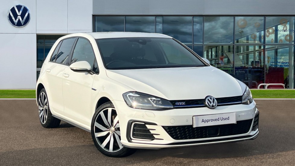 Main listing image - Volkswagen Golf GTE