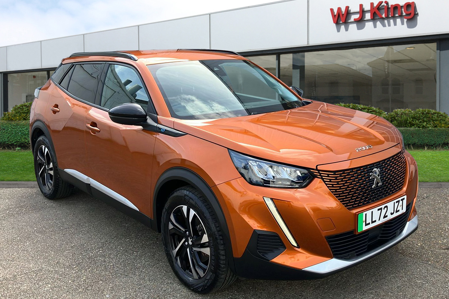 Main listing image - Peugeot e-2008