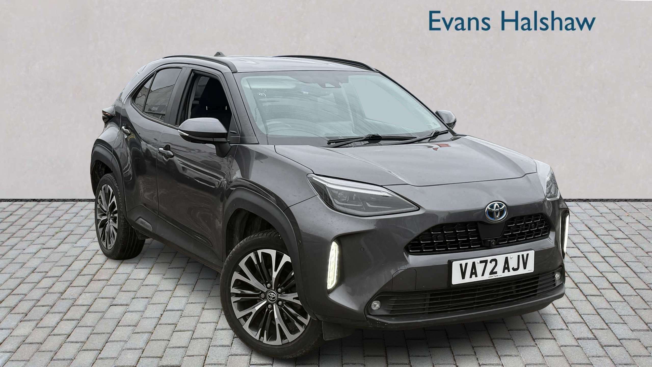 Main listing image - Toyota Yaris Cross