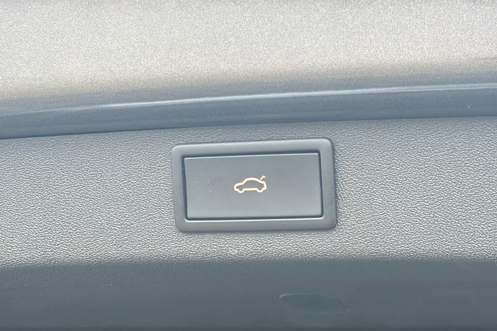 Main listing image - Skoda Enyaq