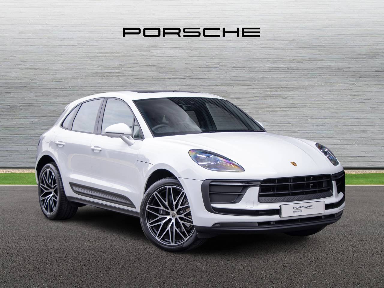 Main listing image - Porsche Macan