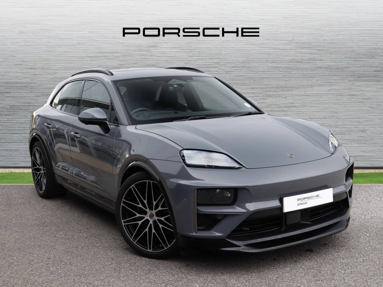 Main listing image - Porsche Macan