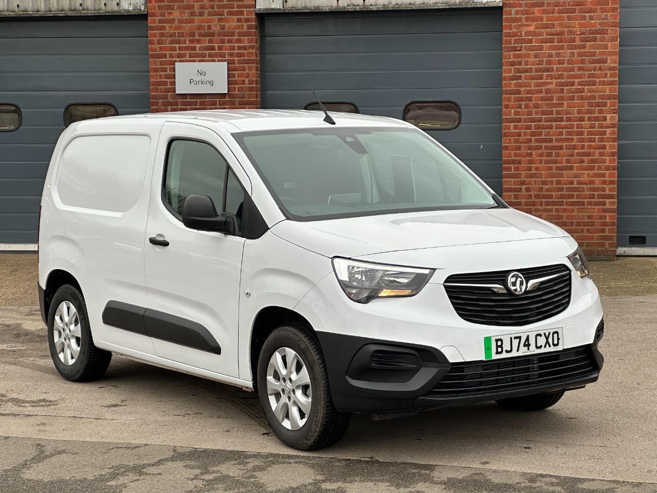 Main listing image - Vauxhall Combo Cargo-e