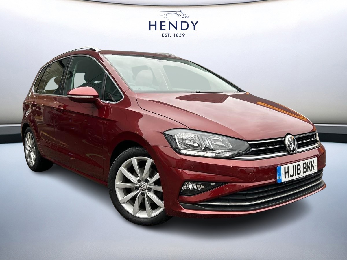 Main listing image - Volkswagen Golf SV