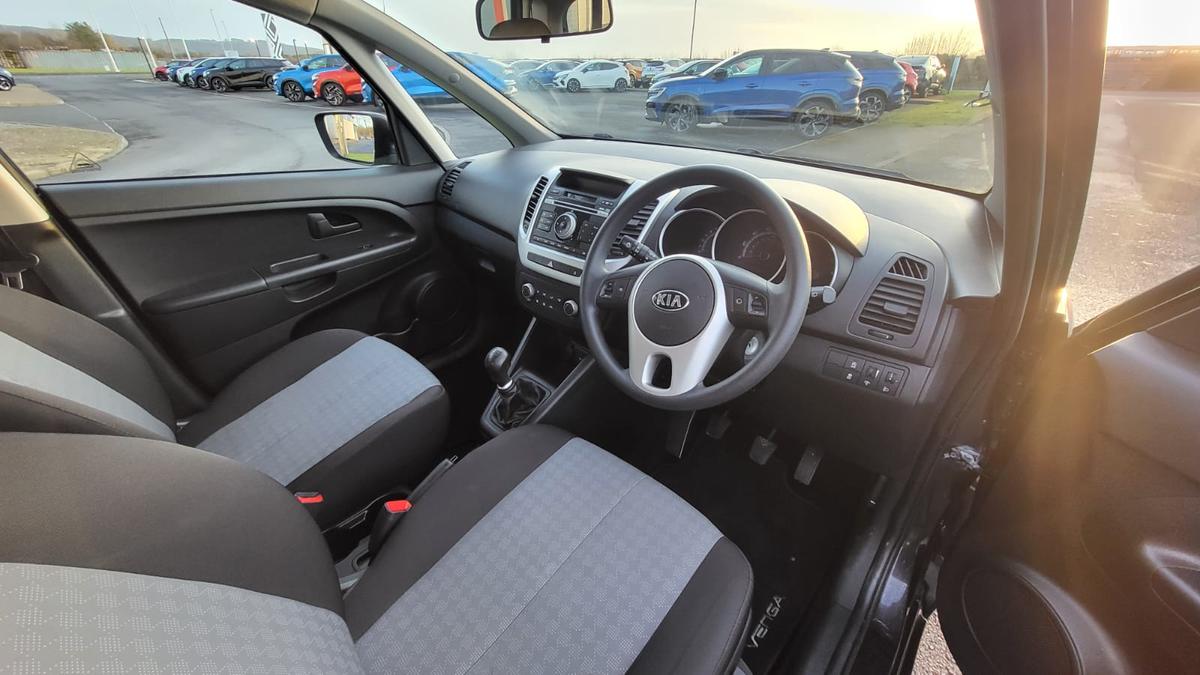 Main listing image - Kia Venga